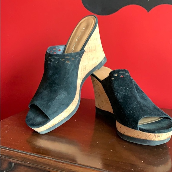 Shoes - Picture 1 of 3